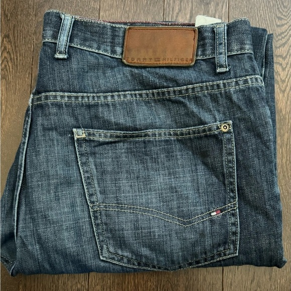 Tommy Hilfiger Men's Blue Denim Jeans, Size 36, Classic Straight Fit, Pre-Owned - Picture 7 of 9